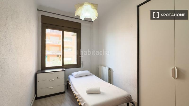 Foto 06b311d5-262f-49c0-a62d-77d67e878874. Alquiler piso apartamento de 4 dormitorios en alquiler en Barcelona