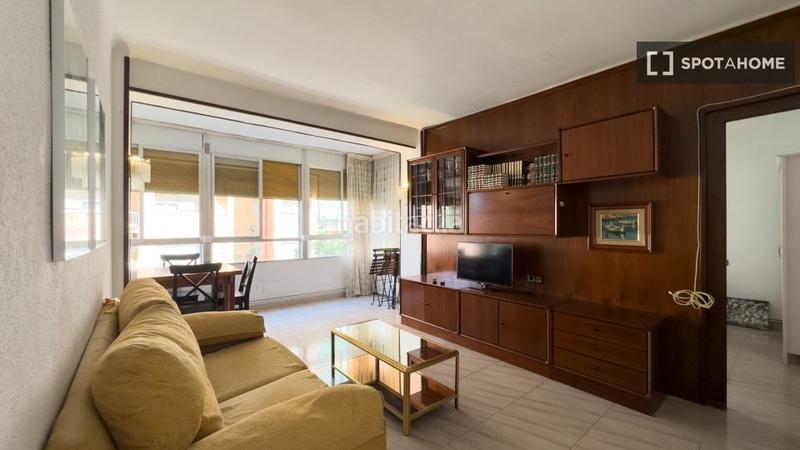 Foto 5d5f6d31-31dd-4cf6-9d5d-2532b063c5f7. Alquiler piso apartamento de 4 dormitorios en alquiler en Barcelona