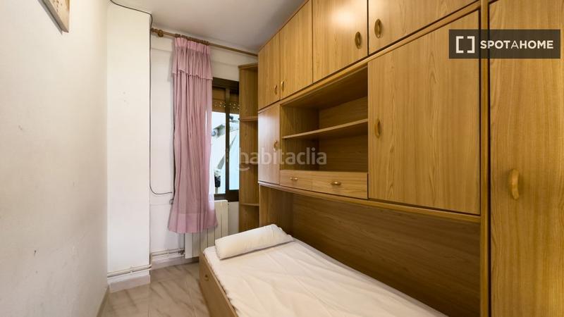 Foto c8049c6f-a3b2-43f7-8c71-eb00bee0be63. Miete etagenwohnung mit heizung in Turó de la Peira Barcelona