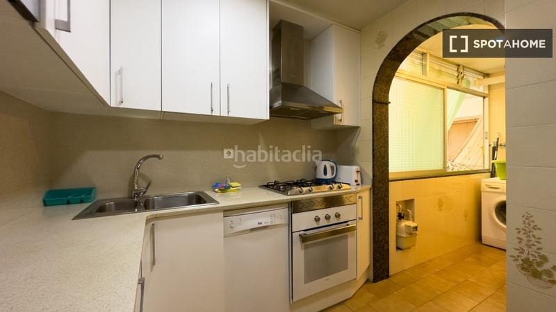 Foto 02a38c0a-9b8e-4b0b-94b0-7e3e3cedb752. Rent flat with heating in Turó de la Peira Barcelona