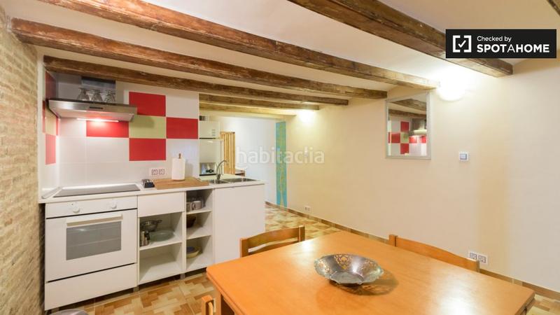 Foto 93d66a54-3be7-4385-a82a-ed02ad2c9f3d. Affitto appartamento con riscaldamento in Gòtic Barcelona