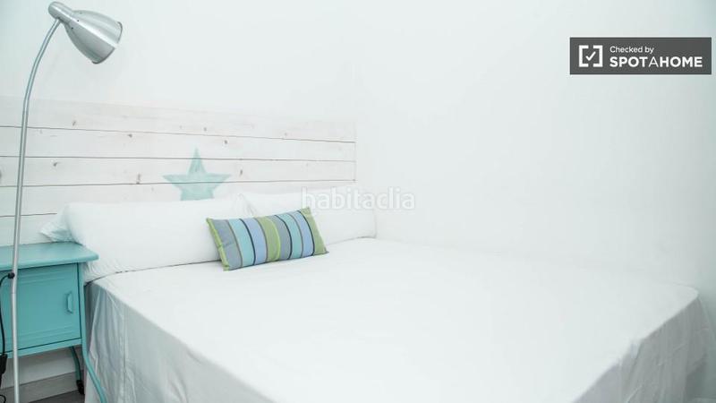 Foto c1ca3558-05c6-47fa-bc1c-6bd174c096d1. Alquiler piso planos luminosos minutos de la playa, la Barceloneta en Barcelona