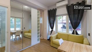 Rent Flat in Bon Pastor. Estudio en alquiler en el bon pastor, barcelona