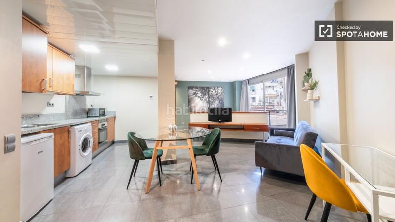 Foto f0bedceb-8d3c-4a92-8b22-ec75da422252. Rent flat with heating in Raval Barcelona