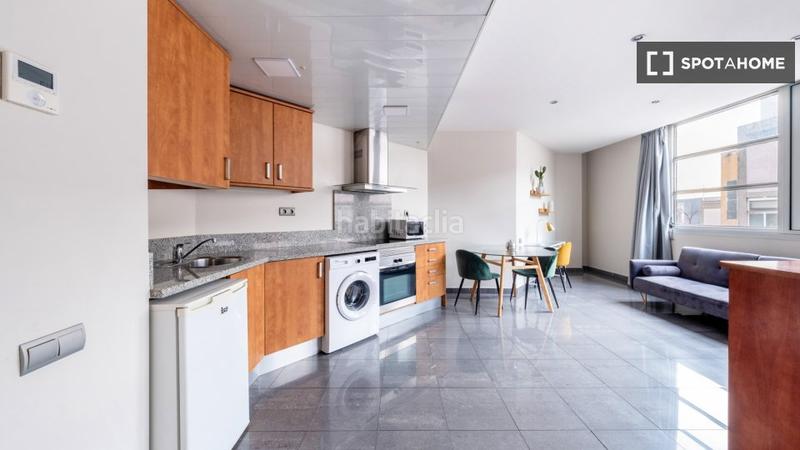 Foto dd6321dc-d49c-4dd6-86ac-ea952cb25ff4. Alquiler piso luminoso estudio en alquiler en el Raval, en Barcelona