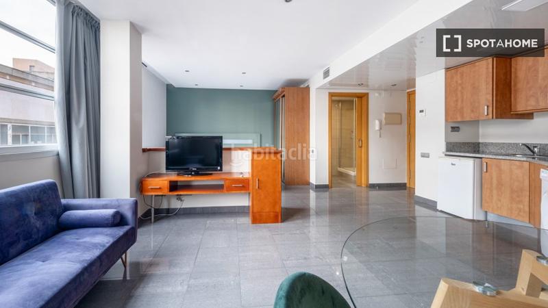 Foto b78ecfa4-0015-419b-9146-aa9576233454. Rent flat with heating in Raval Barcelona