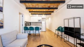 Rent Flat in Baix Guinardó. Apartamento de 4 dormitorios en alquiler en horta guinardó, barc