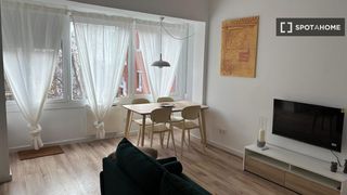 Lloguer Pis a Guinardó. Se alquila piso de 4 habitaciones en el guinardó.