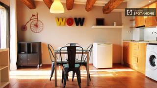 Location Appartement à Raval. Totalmente renovado apartamento 2 dormitorios en alquiler en bar