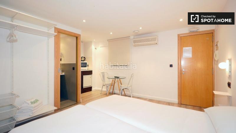 Foto 68f97bcc-2500-4be1-988a-8975e6fa25c5. Alquiler piso acogedor estudio en alquiler en barri Gòtic, en Barcelona