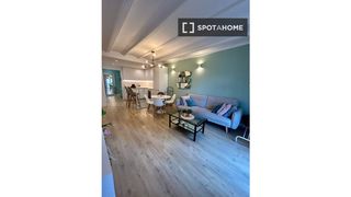 Rent Flat in Raval. Apartamento de 3 dormitorios en alquiler en el raval, barcelona.