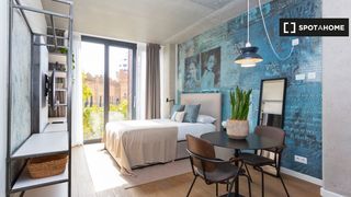 Rent Flat in Fort Pienc. Estudio amueblado en un coliving en barcelona