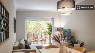 Rent Flat in L´Antiga Esquerra de l´Eixample. Piso de 3 habitaciones en lantiga esquerra de leixample