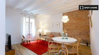 Rent Flat in St. Pere - Sta. Caterina - El Born. Piso de 2 habitaciones en alquiler en sant pere barcelona