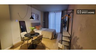 Miete Etagenwohnung in Fort Pienc. Estudio amueblado en un coliving en barcelona