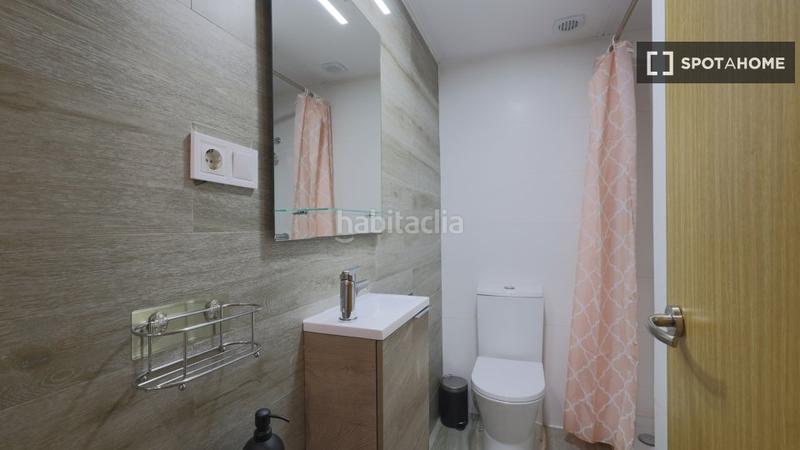 Foto 0d6d54c3-69a3-42e3-ac2f-0d67d40d6230. Lloguer pis amb calefacció a Raval Barcelona