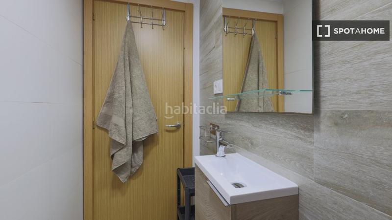 Foto df434646-c47d-4975-82b1-68de24cd5e8f. Lloguer pis amb calefacció a Raval Barcelona