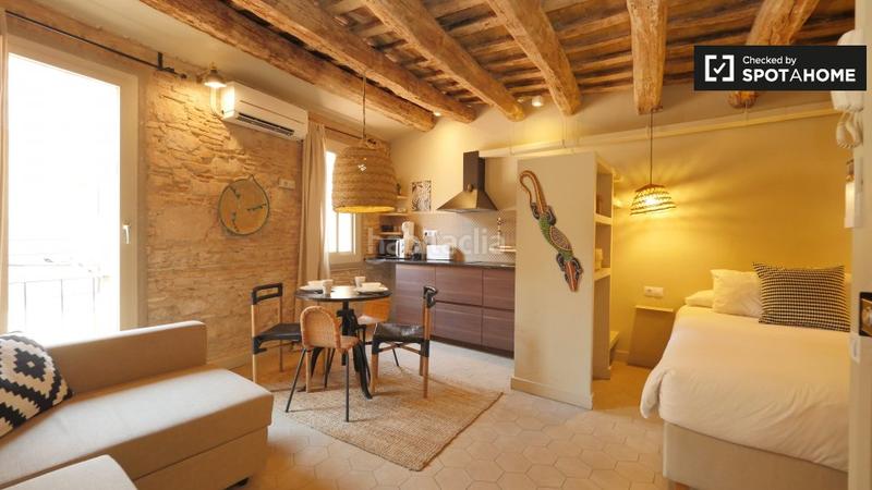 Foto 208834a1-a68a-4185-974f-aa2b7672bf02. Miete etagenwohnung mit heizung in Gòtic Barcelona
