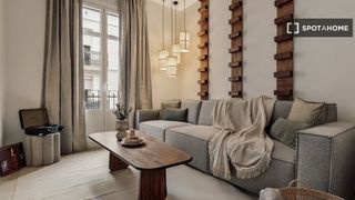 Rent Flat in El Poble Sec - Parc de Montjuïc. Piso de 3 habitaciones en el poble sec, barcelona