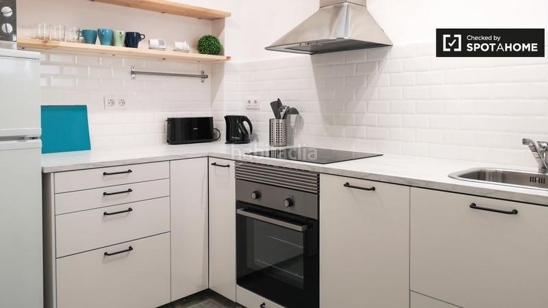 Foto a3b95341-ed0d-4c5b-8db3-89023e7cc29a. Alquiler piso moderno apartamento de 3 dormitorios en alquiler en barri Gòtic, . en Barcelona