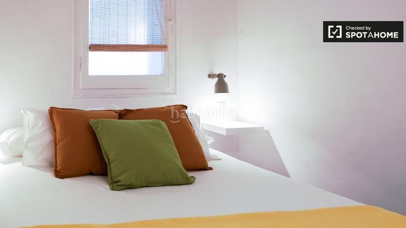 Foto f66abaa7-a4d7-4f7a-acd1-f5a5119d3ce4. Alquiler piso moderno apartamento de 3 dormitorios en alquiler en barri Gòtic, . en Barcelona