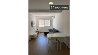 Rent Flat in Almeda - El Corte Inglés. Estudio en alquiler en cornellà de llobregat, barcelona