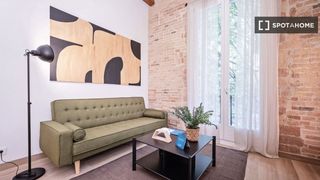 Alquiler Piso en Sant Antoni. Piso de 2 habitaciones en alquiler en sant antoni, barcelona.