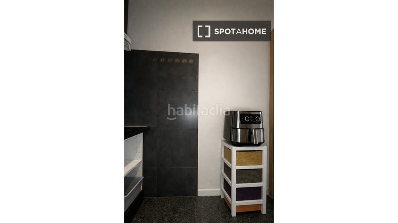 Foto d1fbb42c-2f57-452e-978b-3533fe0d3216. Alquiler piso apartamento de 2 habitaciones en Sant Antoni, en Barcelona