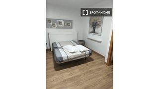 Rent Flat in Roc Blanc. Apartamento de 3 habitaciones en alquiler en terrassa