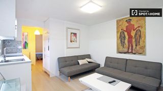 Miete Etagenwohnung in Raval. Piso de 1 dormitorio en alquiler en el raval.