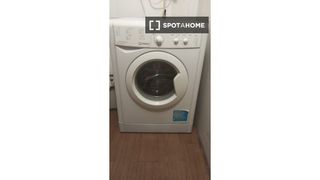 Rent Flat in Turó de la Peira. Piso en alquiler de 2 habitaciones en el turó de la peira