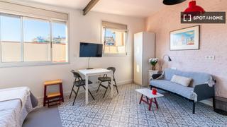 Location Appartement à L´Antiga Esquerra de l´Eixample. Bonito estudio para alquilar en lesquerra de leixample