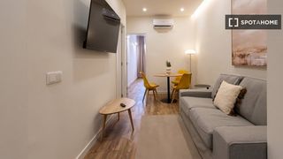 Rent Flat in Raval. Piso de 2 habitaciones en alquiler en el raval, barcelona.