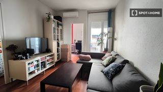 Lloguer Pis a El Camp de l´Arpa del Clot. Piso en alquiler de 3 habitaciones en el camp de larpa del clot