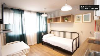 Location Appartement à Sant Andreu de Palomar. Estudio en alquiler en sant andreu, barcelona