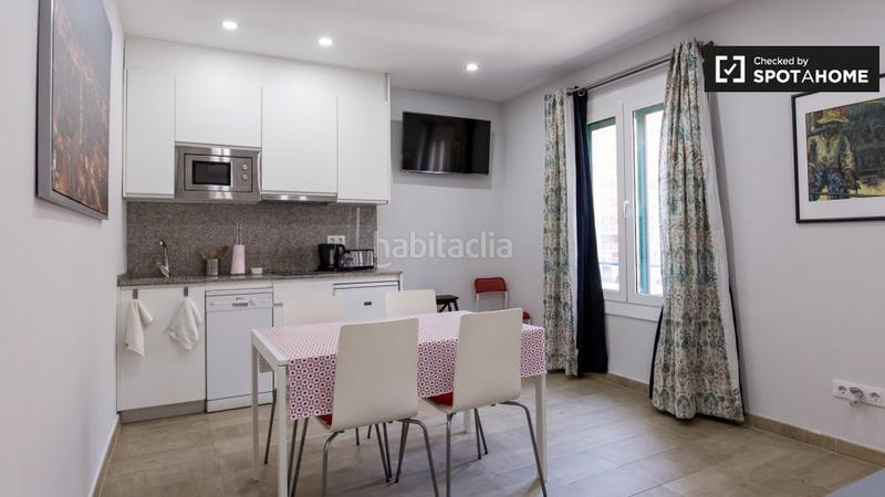 Foto db4cf641-3430-46a9-89b3-069a901762f3. Alquiler piso apartamento fresco de 1 dormitorio en alquiler, poblesec, en Barcelona