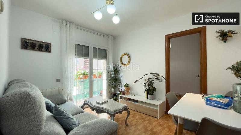 Foto a9a0b580-e928-4a7a-a52d-012d7fff08ae. Alquiler piso  en alquiler de 2 habitaciones en el turó de la peira en Barcelona