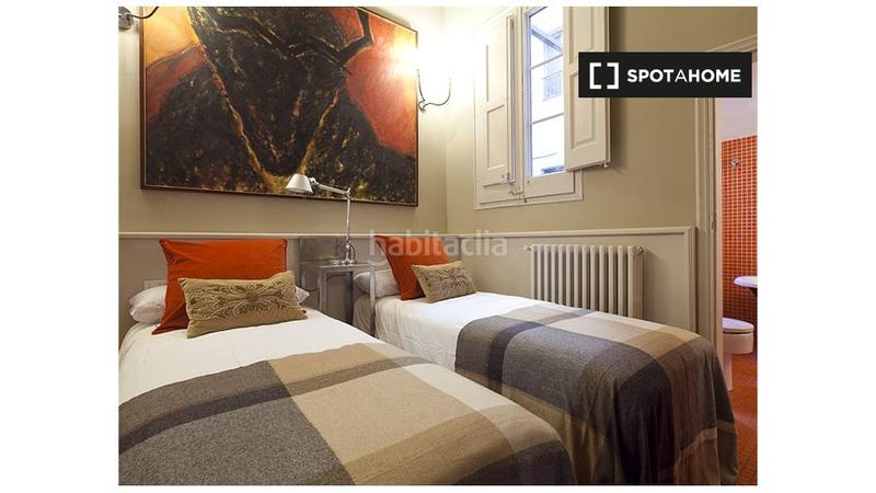Foto 10272611-1271-4299-b887-0b77c5675c9d. Alquiler piso apartamento de 4 dormitorios en alquiler en Barcelona