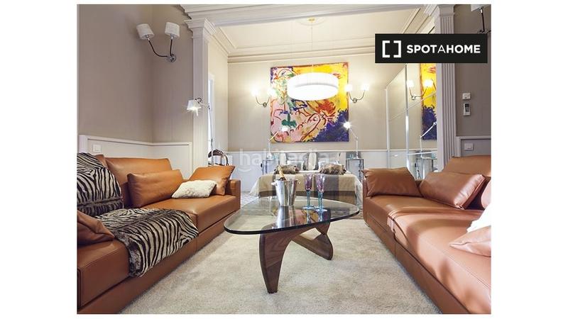 Foto 886a8357-a5dc-498d-937c-6f06c32017d8. Alquiler piso apartamento de 4 dormitorios en alquiler en Barcelona
