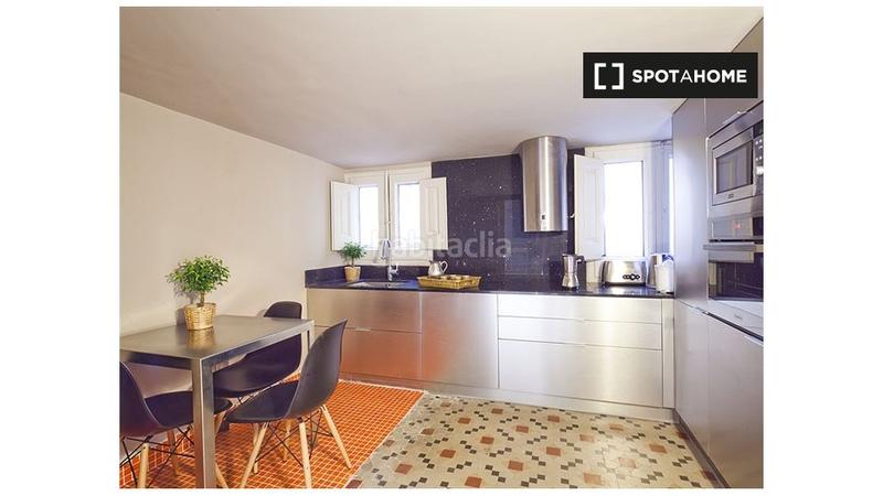 Foto c1bcf4f0-dc12-43de-98f0-959bacda7766. Alquiler piso apartamento de 4 dormitorios en alquiler en Barcelona