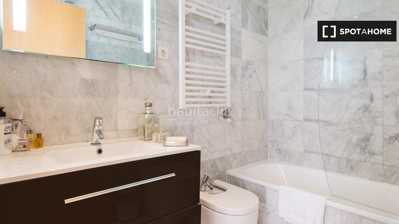 Foto 92f1f70a-4683-44b0-b3c6-18ab243e2813. Alquiler piso apartamento de 3 dormitorios en alquiler en la dreta de leixample en Barcelona