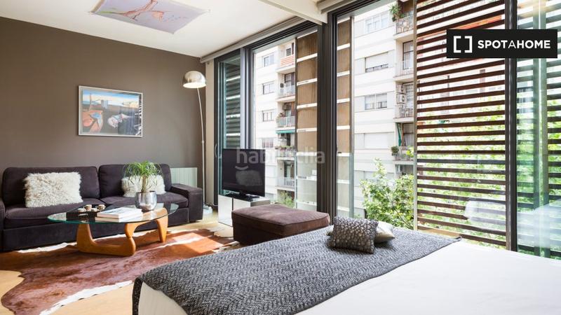 Foto 9d6f10ed-4f4a-43f0-8f74-f218aef78855. Alquiler piso apartamento de 3 dormitorios en alquiler en la dreta de leixample en Barcelona