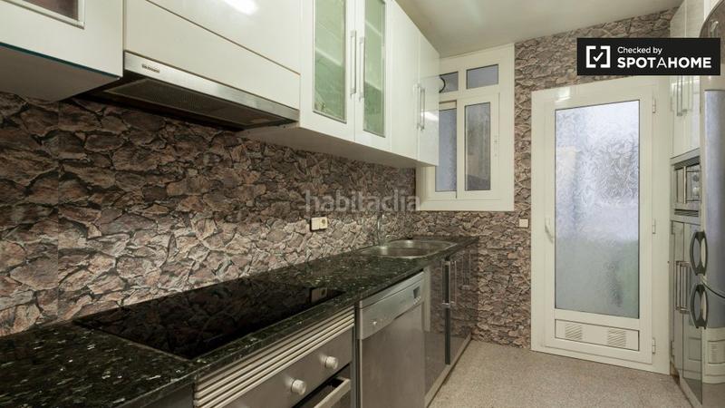 Foto efc21f1f-2a3e-41ef-ae6d-72040b39a849. Alquiler piso  de 5 habitaciones en alquiler en gràcia en Barcelona