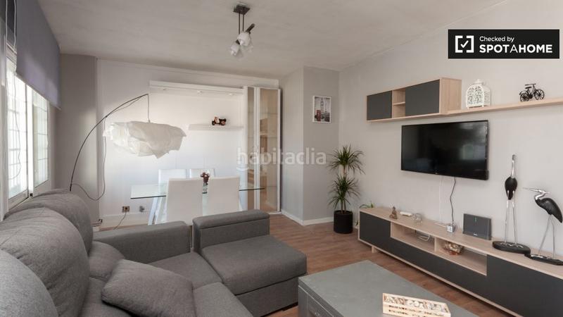 Foto 73fb2e8c-6709-4bac-8d21-ce2cd5cd18a2. Rent flat with heating in La Teixonera Barcelona