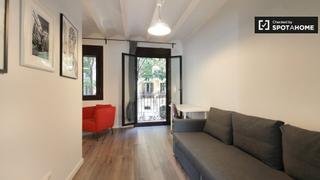 Affitto Appartamento in Sant Antoni. Estudio en alquiler en sant antoni, barcelona
