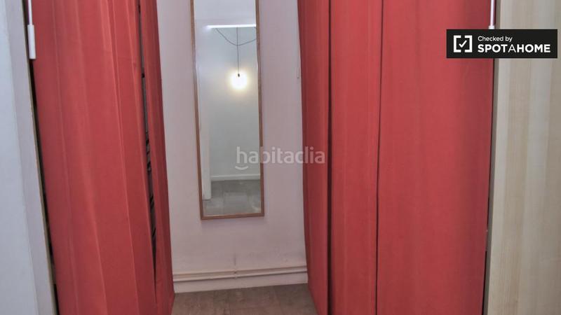 Foto c71ef372-17f9-4157-b2ad-47466eec8f6c. Lloguer pis amb calefacció a Raval Barcelona