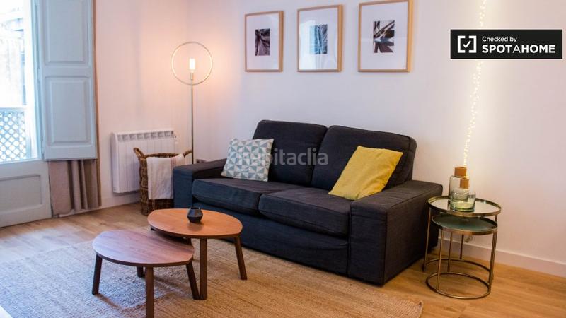 Foto e8cb72eb-82ee-4e22-b3c2-0f93e54e2379. Rent flat with heating in Raval Barcelona