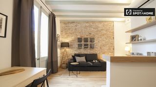 Rent Flat in Raval. Piso de 2 habitaciones en alquiler en el raval, barcelona.