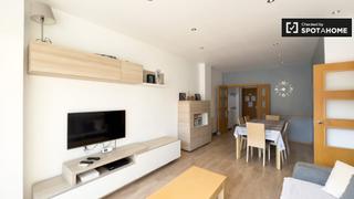 Rent Flat in El Parc i la Llacuna del Poblenou. Apartamento luminoso de 4 dormitorios en alquiler en poblenou, b