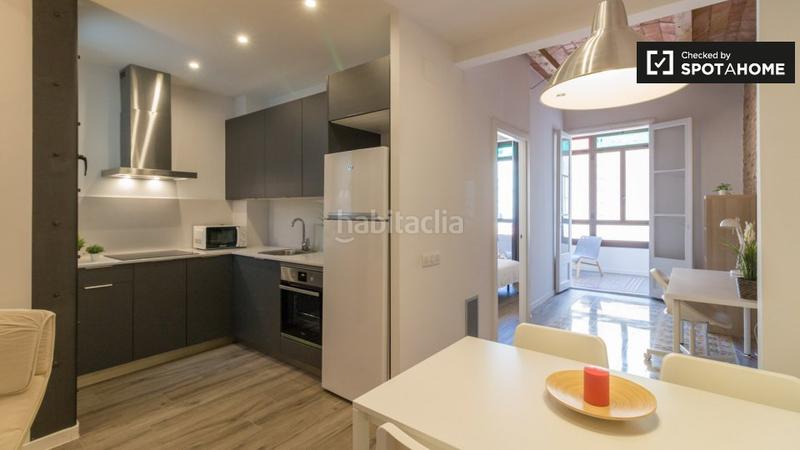 Foto e875c813-ee65-4cd1-9c13-1ebf8c860ef0. Rent flat with heating in Sant Antoni Barcelona